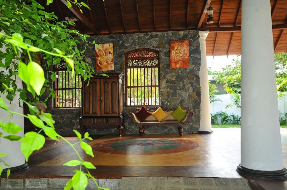 Yala Oga Reach Hotel Tissamaharama Extérieur photo