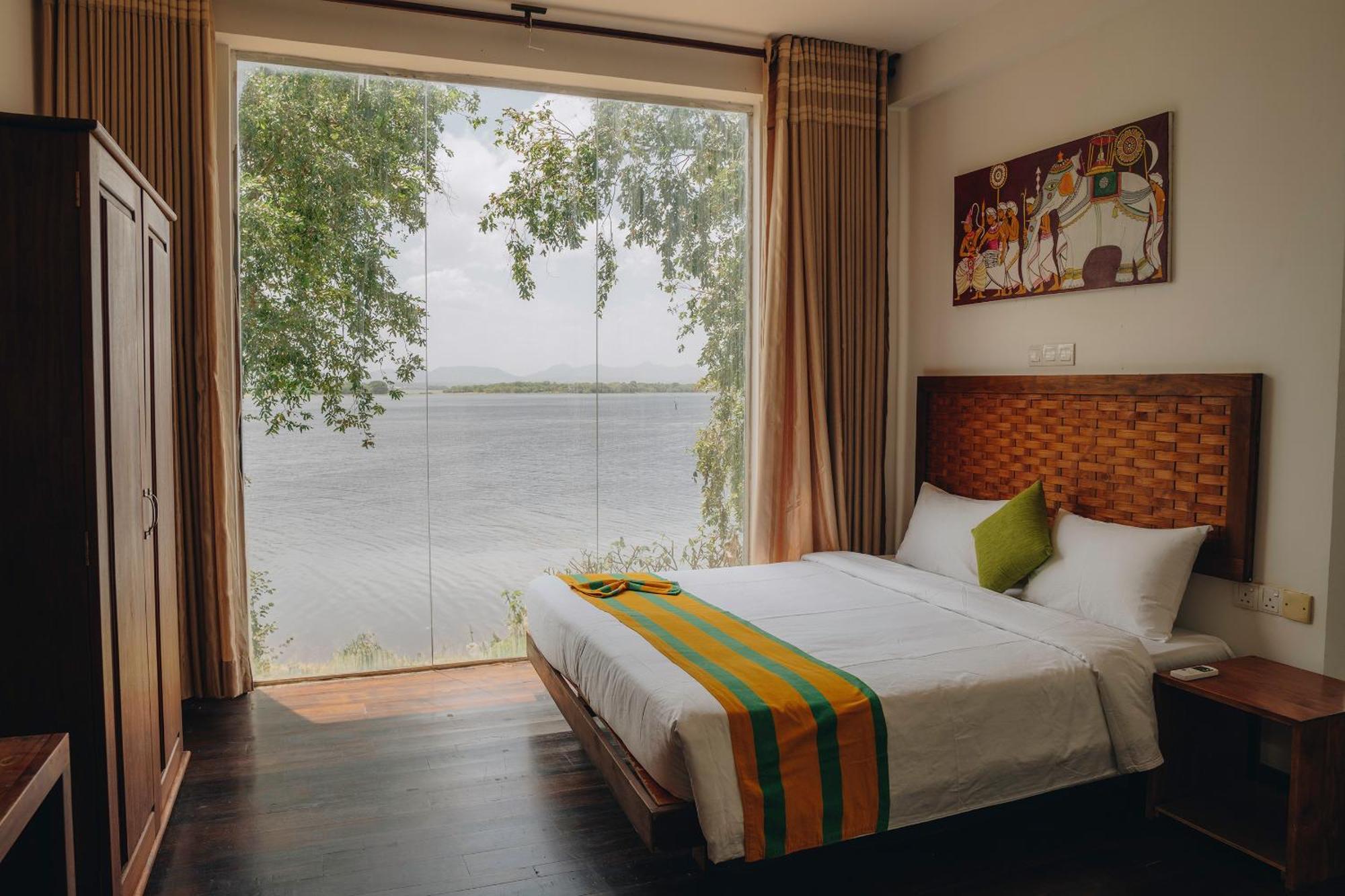 Yala Oga Reach Hotel Tissamaharama Extérieur photo
