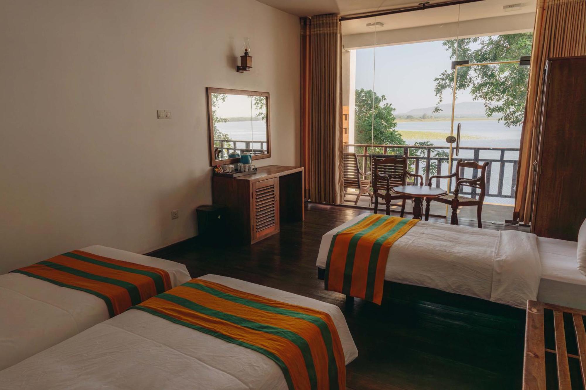 Yala Oga Reach Hotel Tissamaharama Extérieur photo
