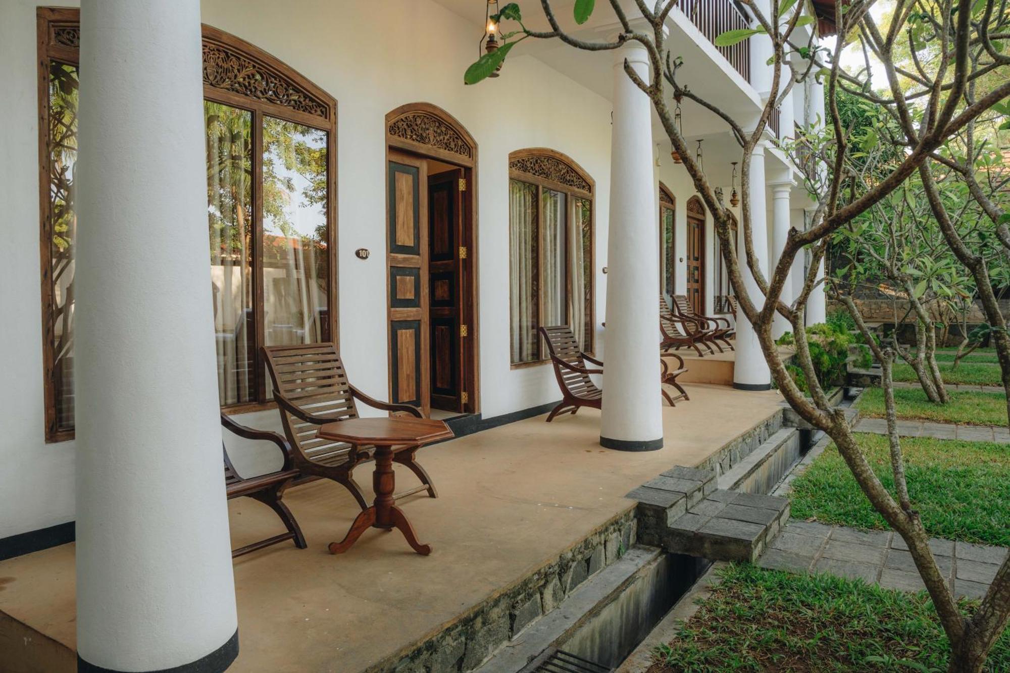 Yala Oga Reach Hotel Tissamaharama Extérieur photo