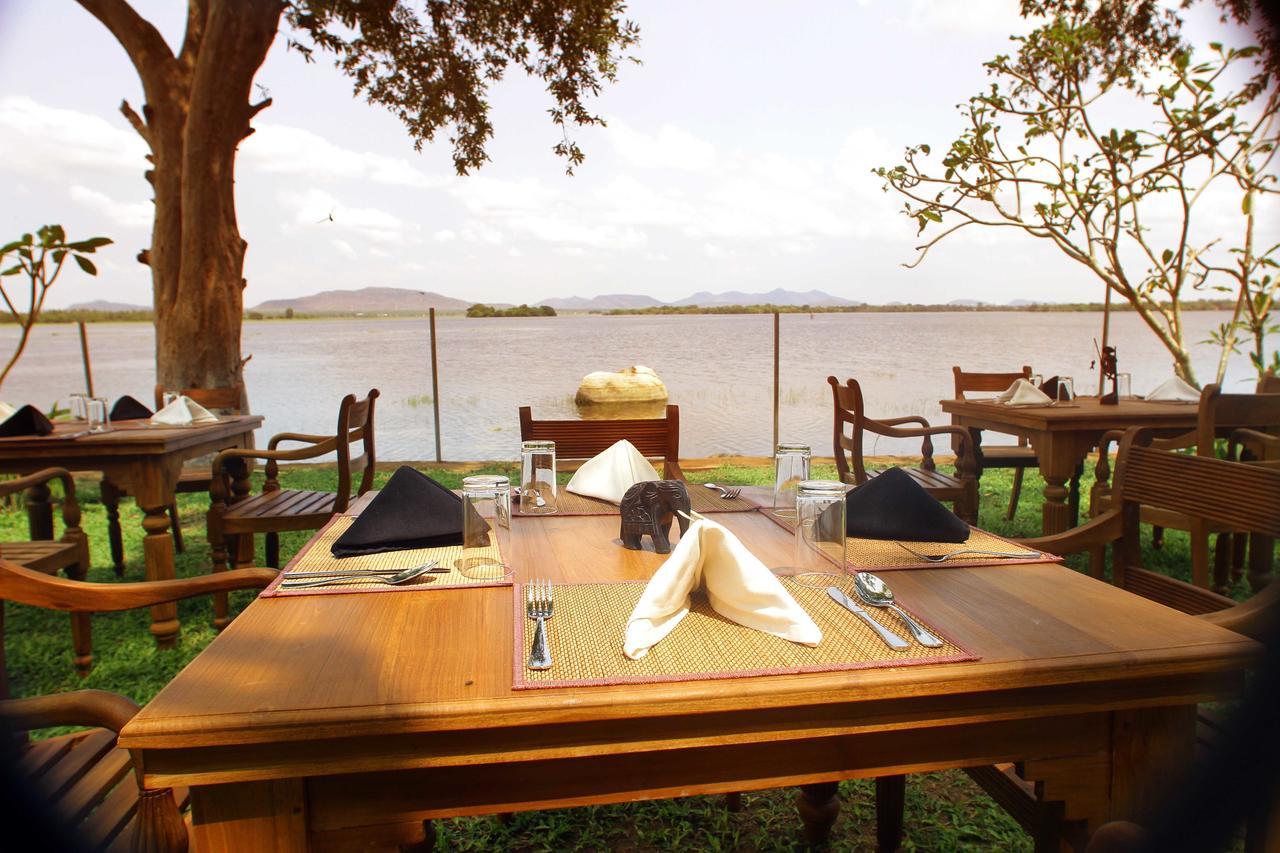 Yala Oga Reach Hotel Tissamaharama Extérieur photo