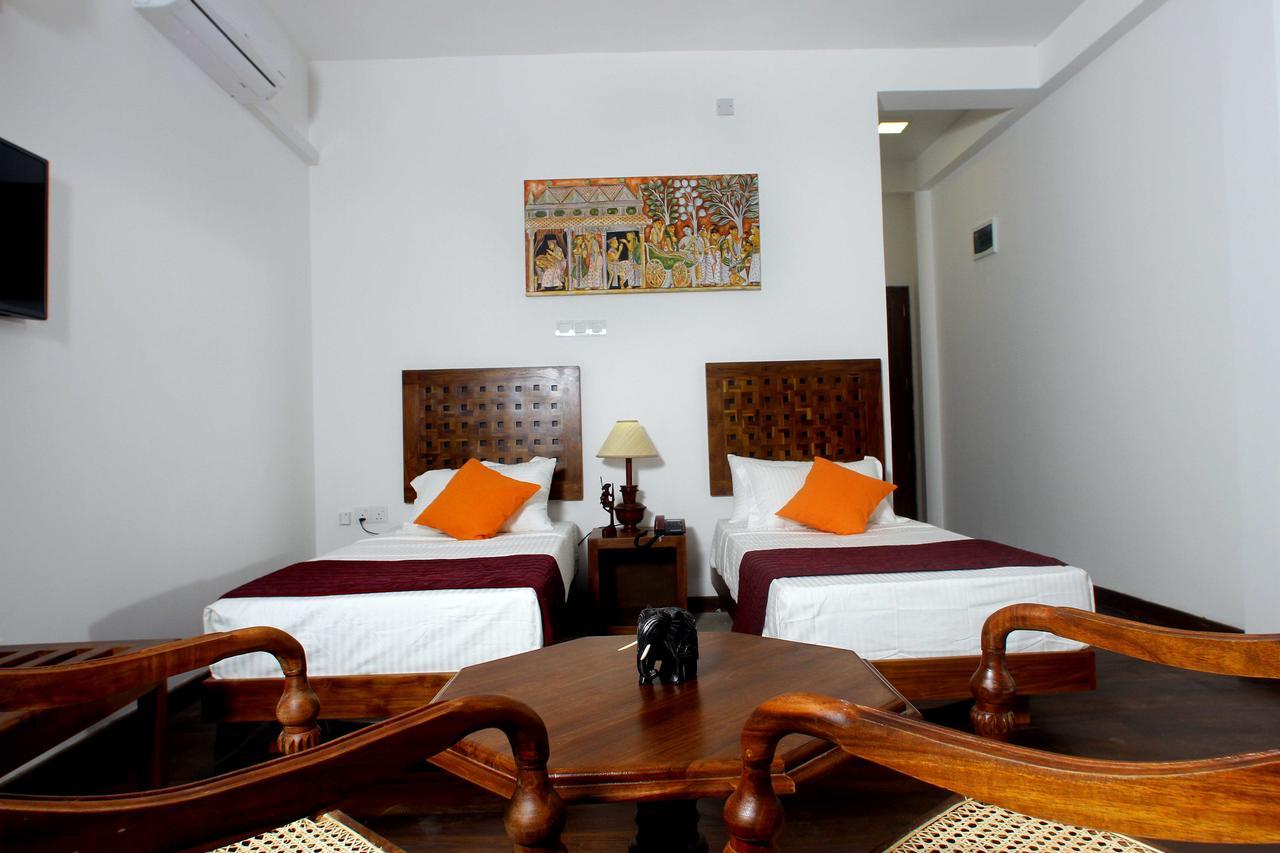 Yala Oga Reach Hotel Tissamaharama Extérieur photo