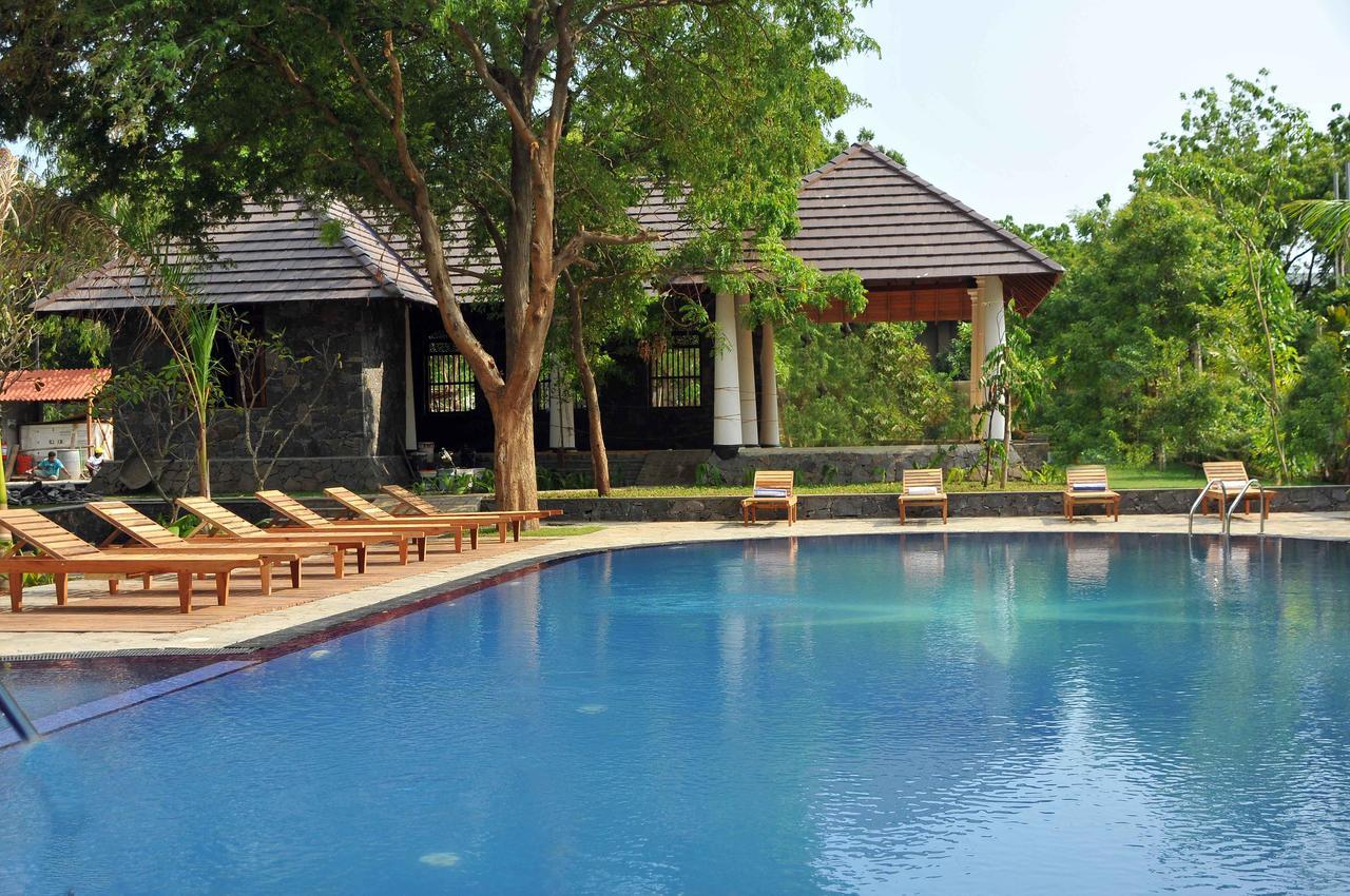 Yala Oga Reach Hotel Tissamaharama Extérieur photo