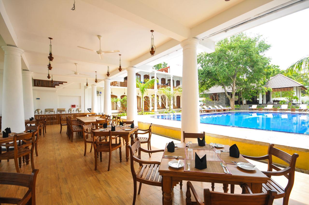 Yala Oga Reach Hotel Tissamaharama Extérieur photo
