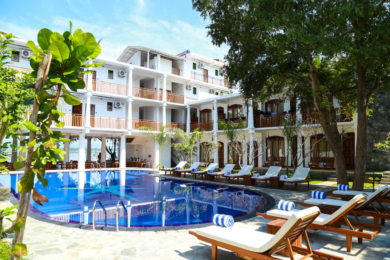 Yala Oga Reach Hotel Tissamaharama Extérieur photo